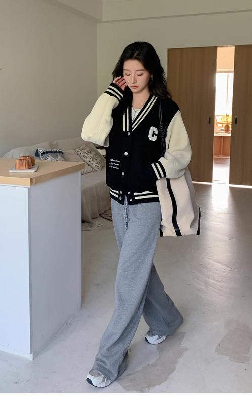 长款棒球外套怎么搭配