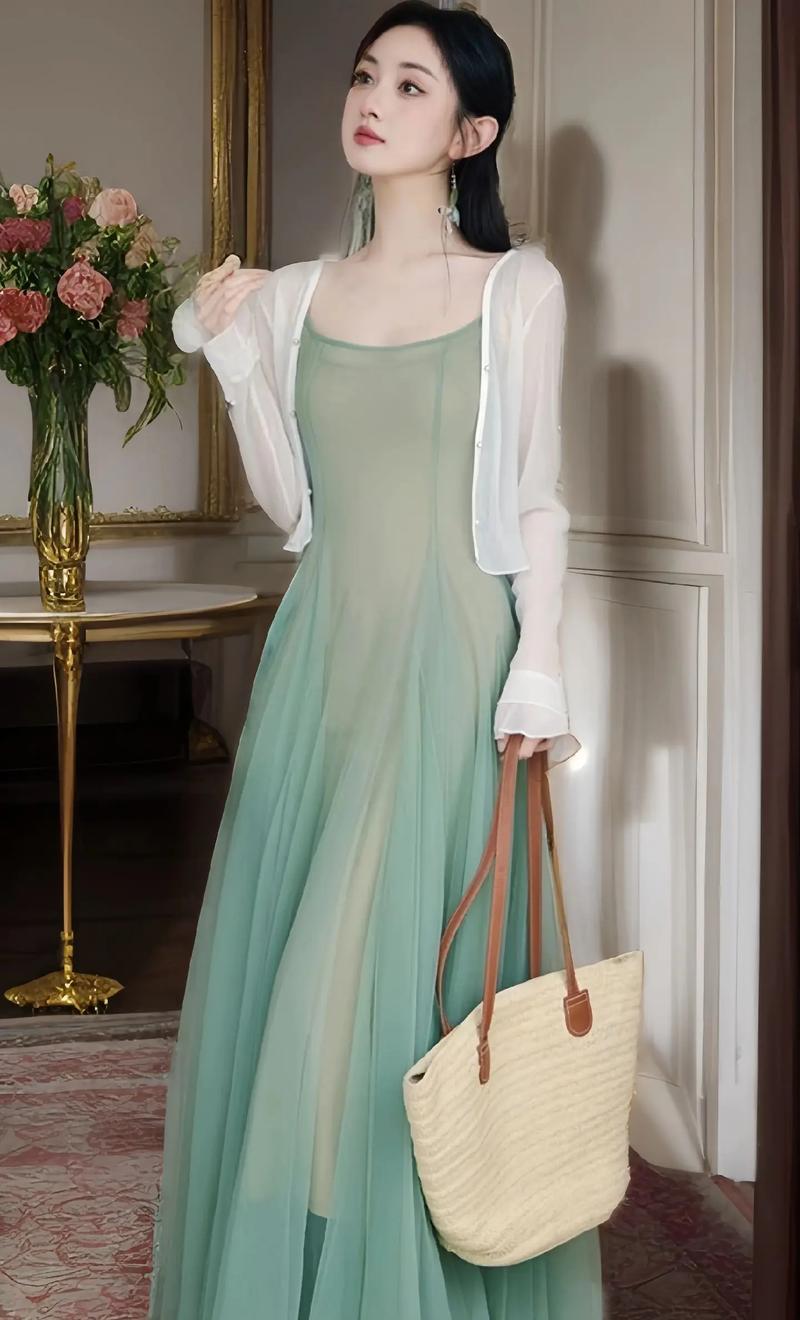 薄荷色衣服怎么搭配