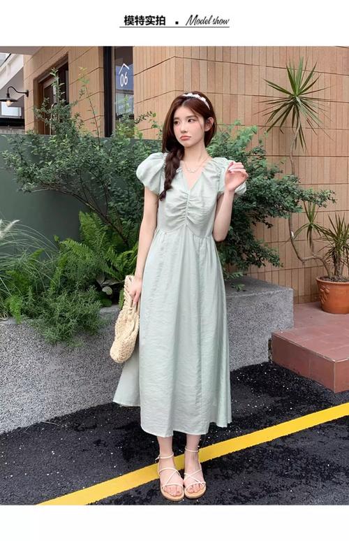 薄荷色衣服怎么搭配