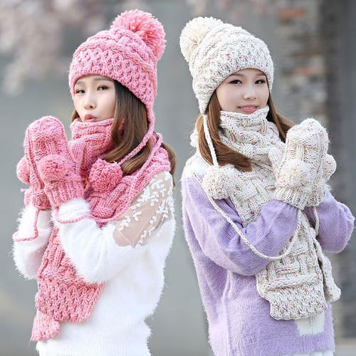 比较甜美的粉色外套围巾怎么搭配