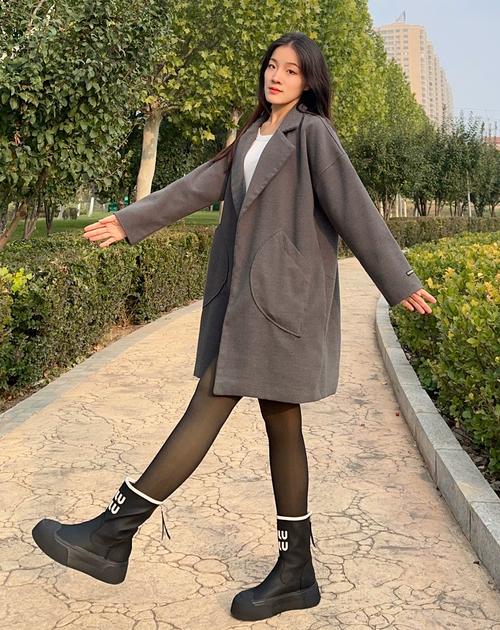 矮个子及膝靴怎么搭配