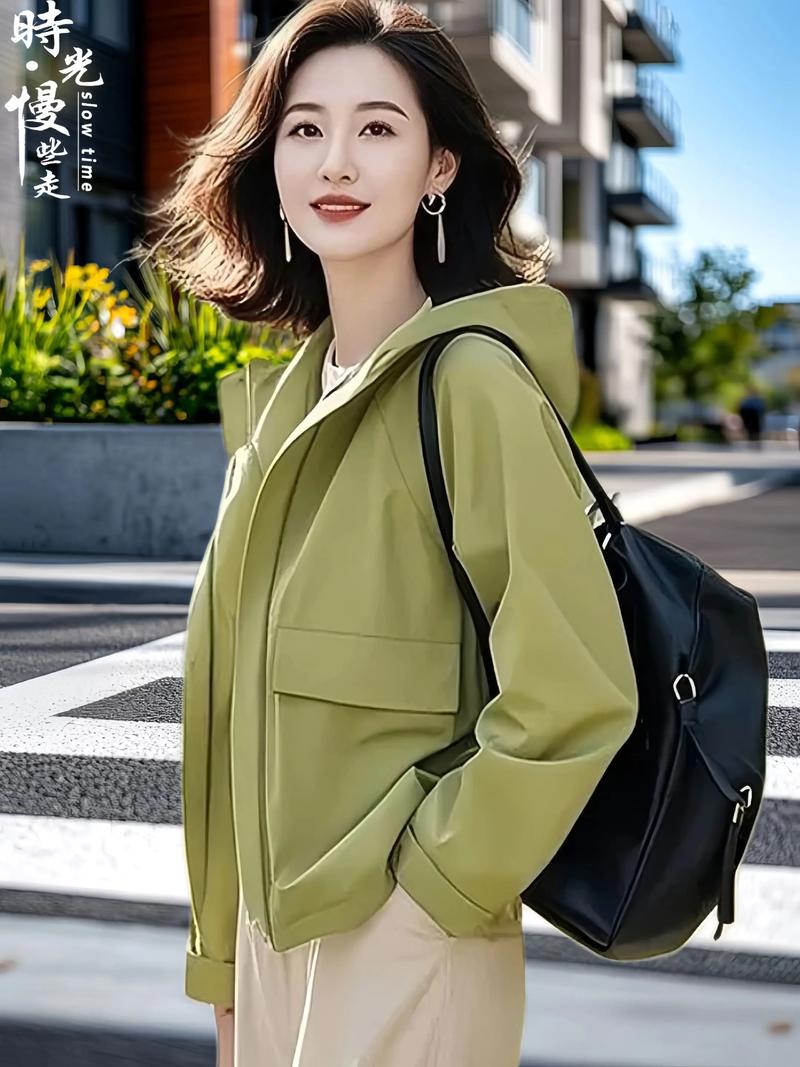 2025年短外套怎么搭配