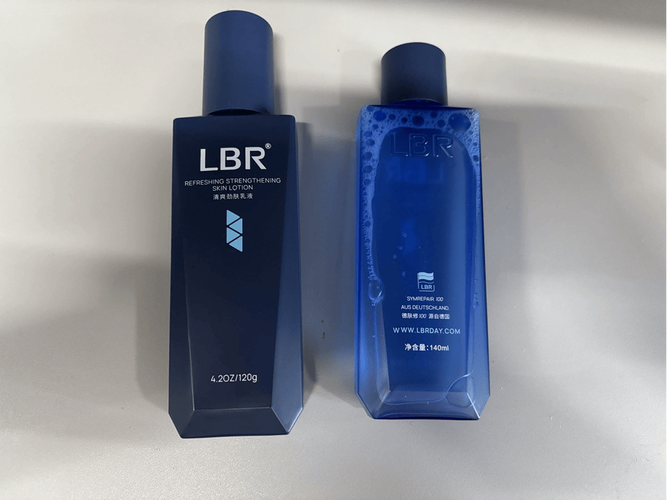 毛孔粗大用什么水乳