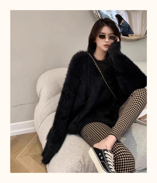 穿黑色貂怎么搭配图片