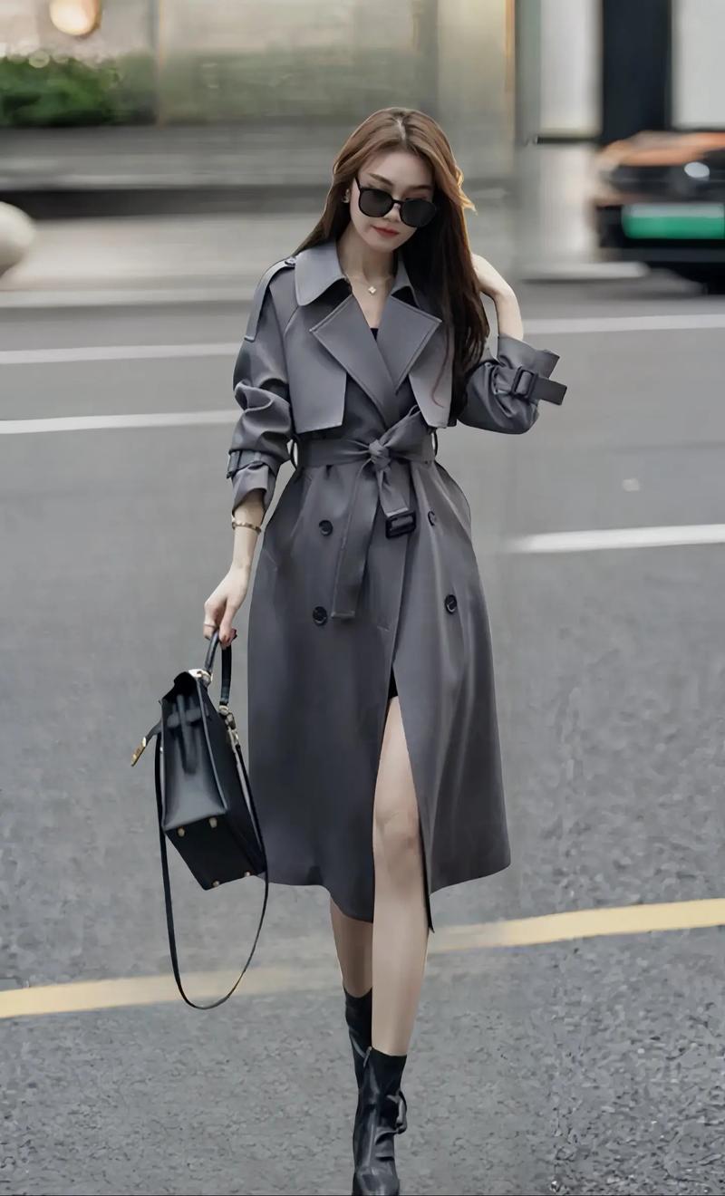 长款过膝大衣怎么搭配
