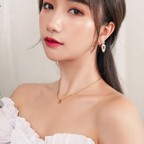 钻石锁骨链怎么搭配