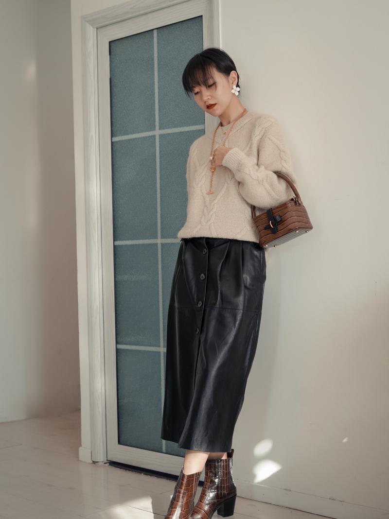 皮裙冬天怎么搭配