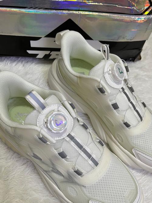 没鞋带的鞋子怎么搭配