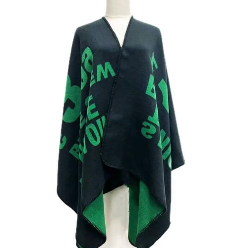 绿色围巾搭配什么衣服