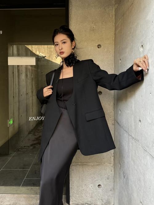 参加年会穿什么衣服