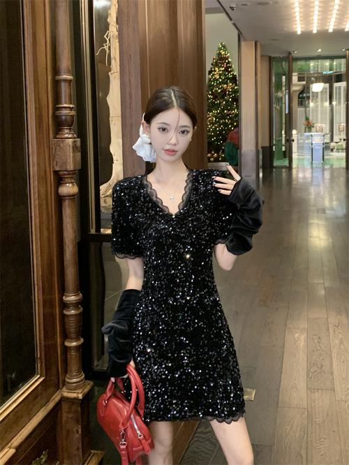 参加年会穿什么衣服