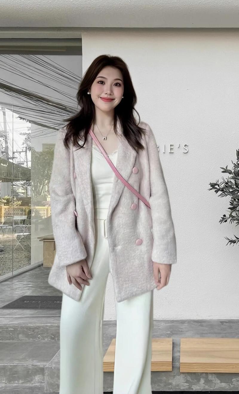粉毛呢外套怎么搭配