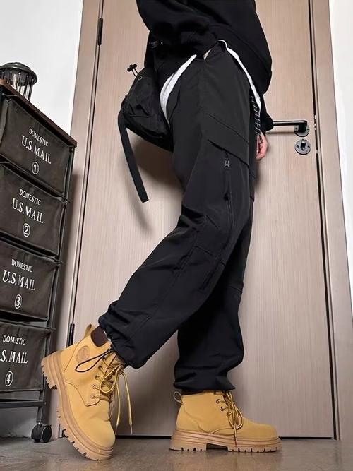 登山鞋怎么搭配裤子