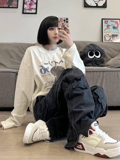 矮个女生穿球鞋怎么搭配衣服