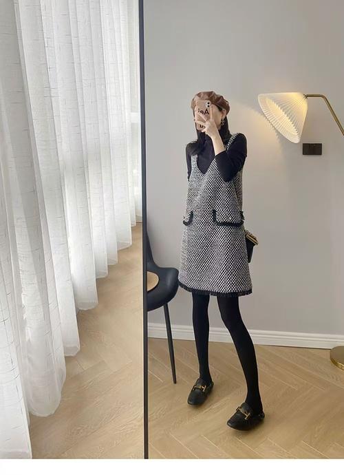 冬天的背心裙怎么搭配