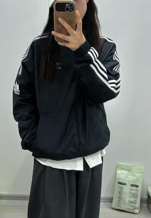 黑色五分袖外套怎么搭配