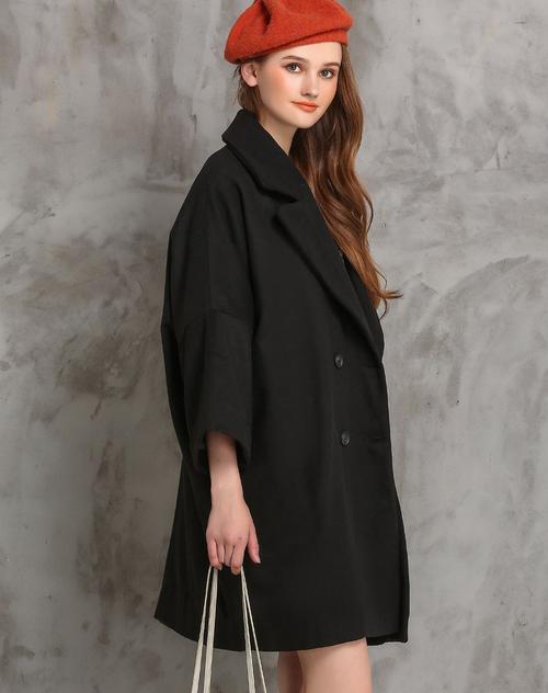 黑色五分袖外套怎么搭配