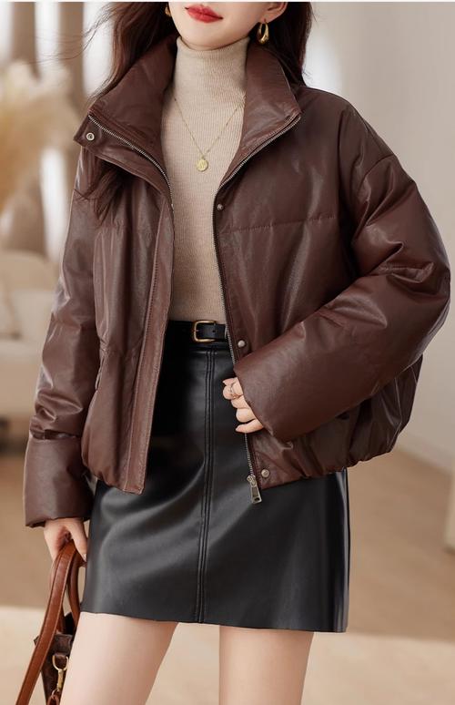 皮羽绒短款怎么搭配