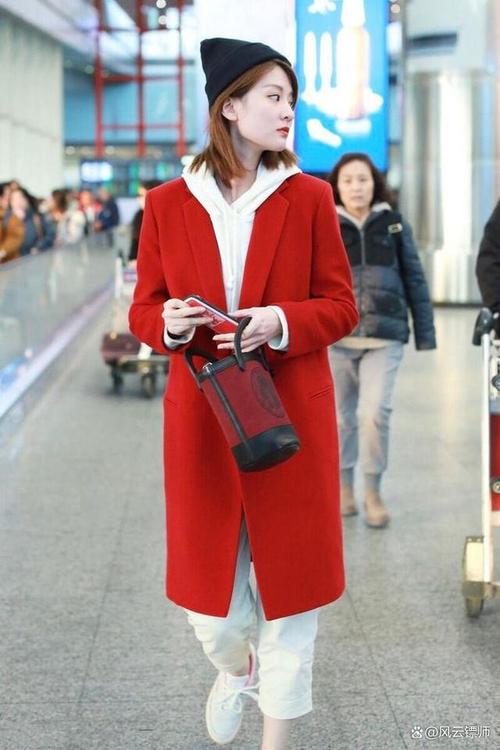 红色h型大衣怎么搭配