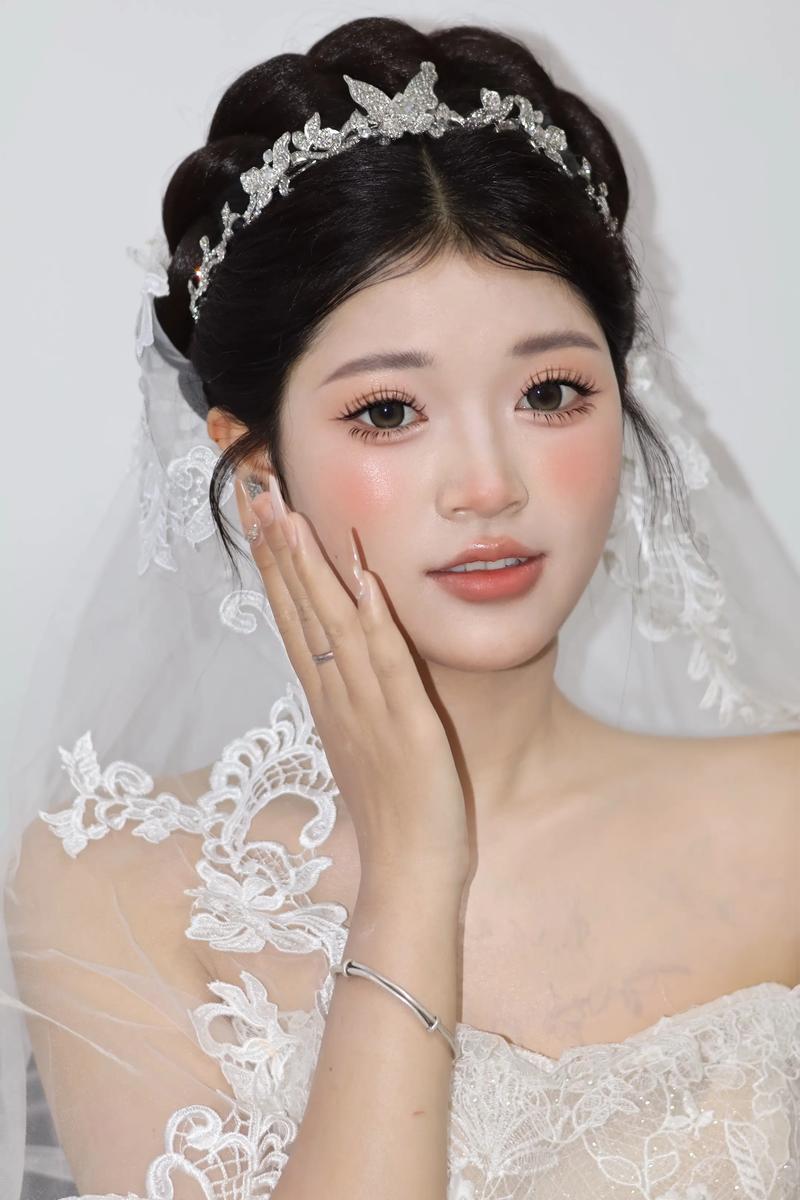 2025最新韩式妆容