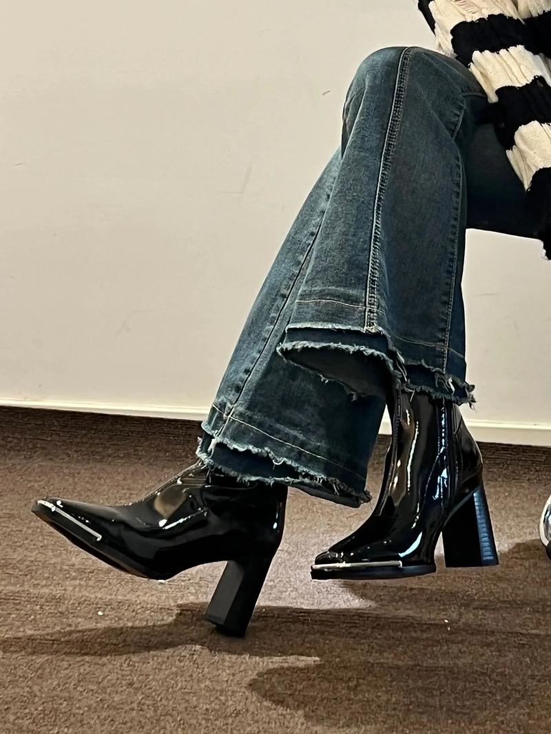 漆皮系带短靴怎么搭配