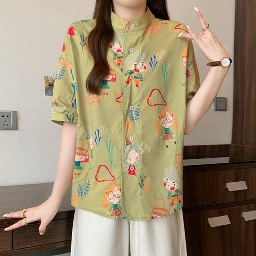 印花白衬衫怎么搭配