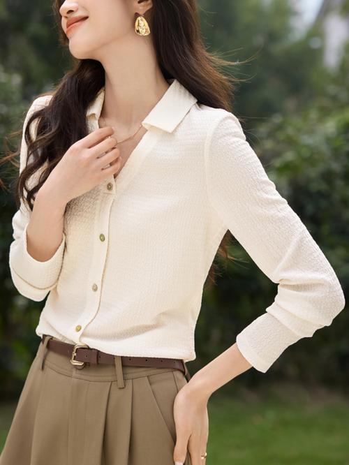 白色圆领宽松短款衬衫怎么搭配