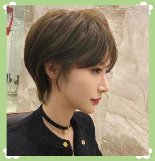 长脸剪什么短发好看