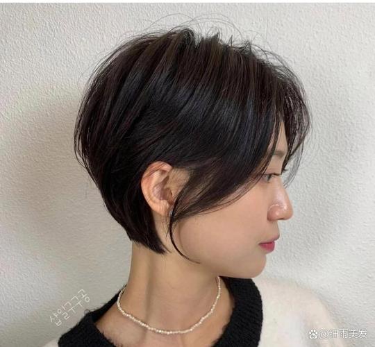 长脸剪什么短发好看