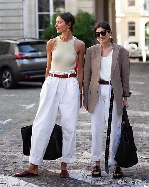 白色裤子配什么腰带