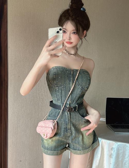 抹胸连体裤怎么搭配鞋