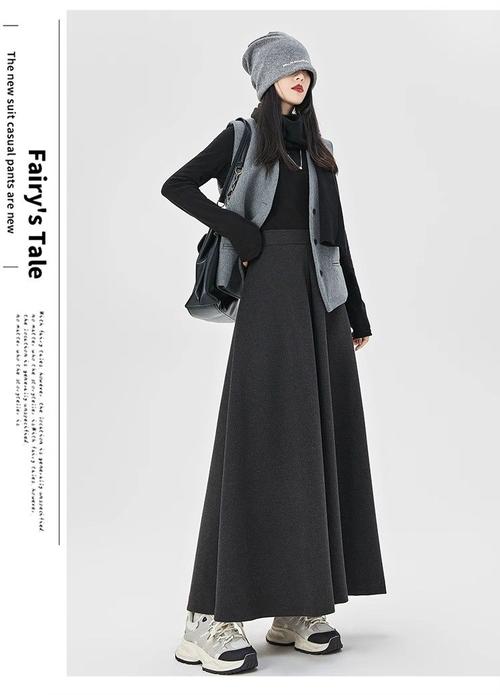 棉质灰色连衣长裙怎么搭配