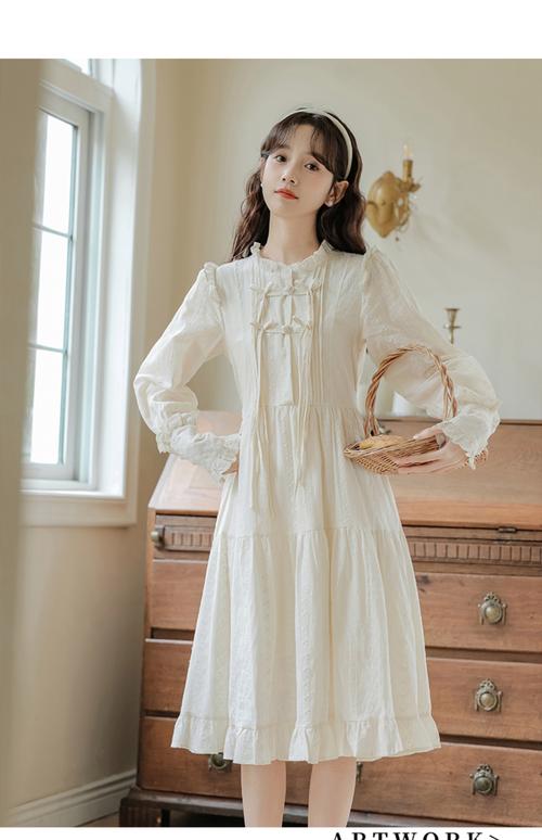 中袖森女连衣裙怎么搭配