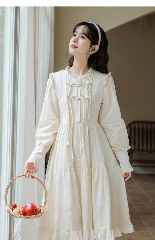 中袖森女连衣裙怎么搭配