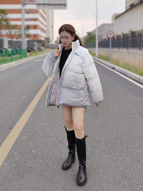 渐变色棉衣怎么搭配图片欣赏