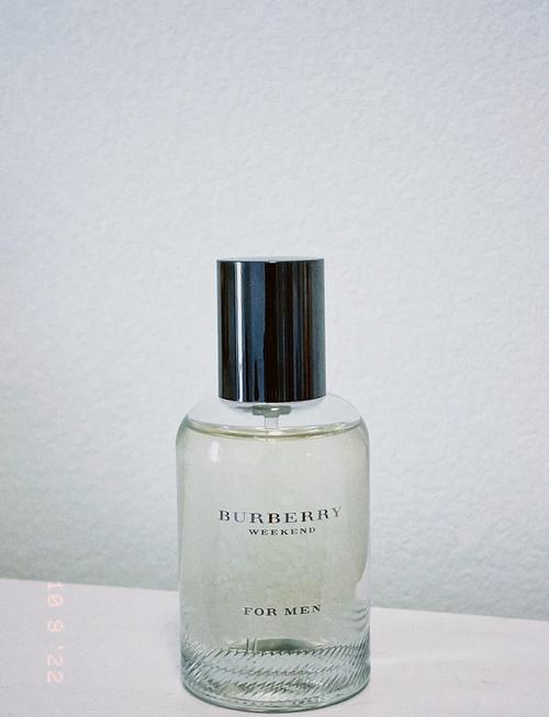 最新巴宝莉的香水