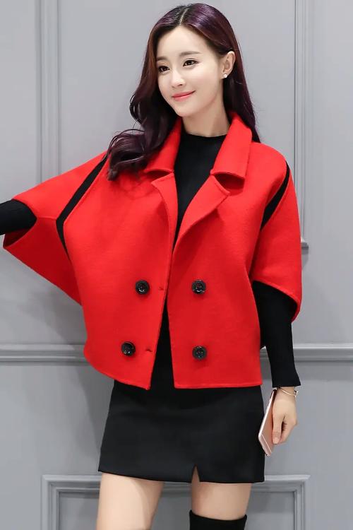 毛呢蝙蝠外套怎么搭配