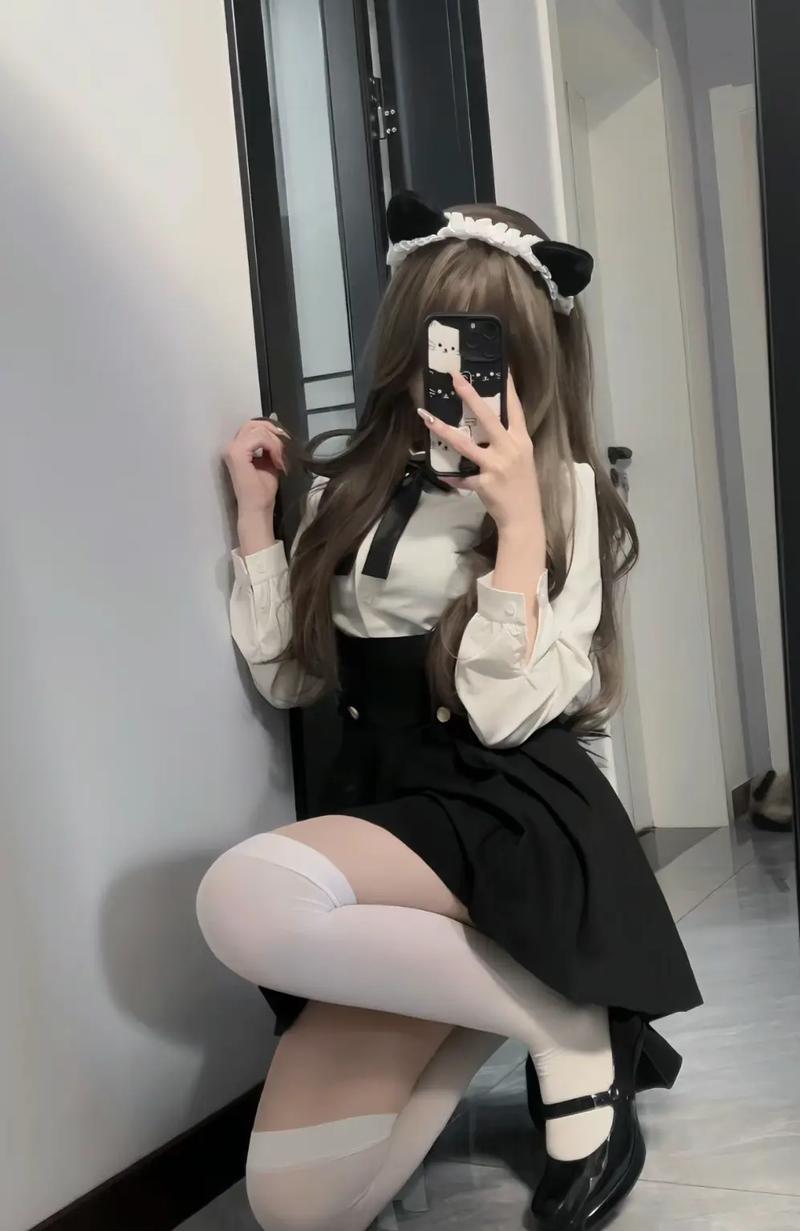 日系过膝袜怎么搭配