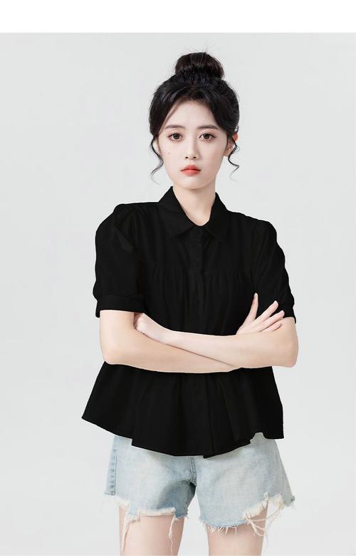 黑色娃娃衫怎么搭配