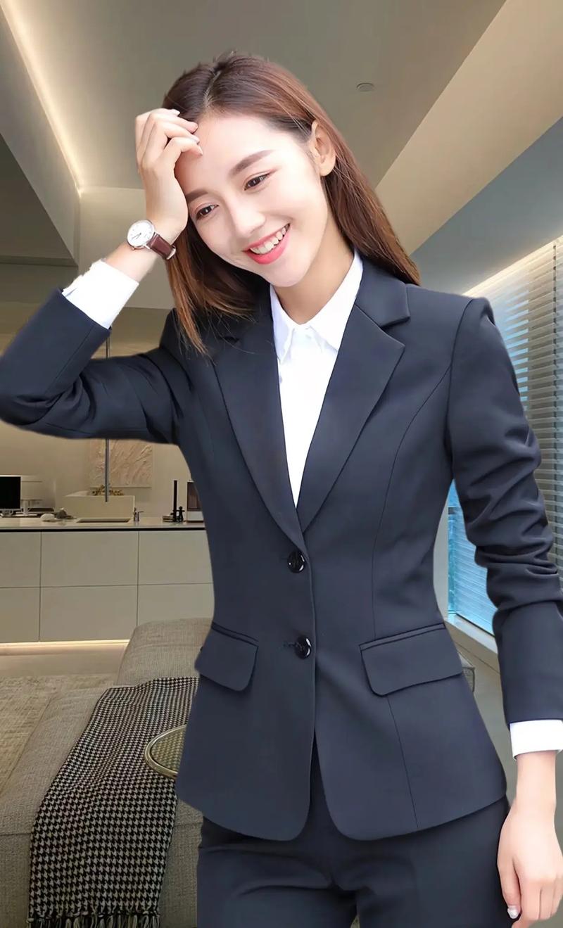 女生的正装是什么