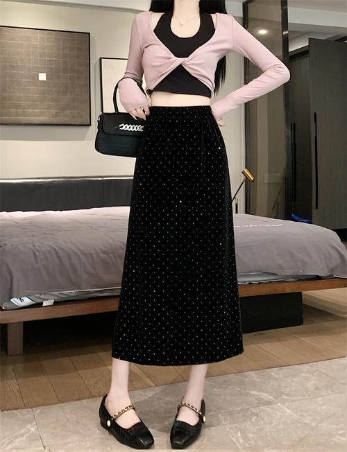 黑色长包裙怎么搭配