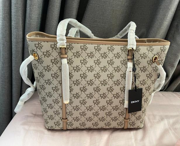 dkny最新款包包图片