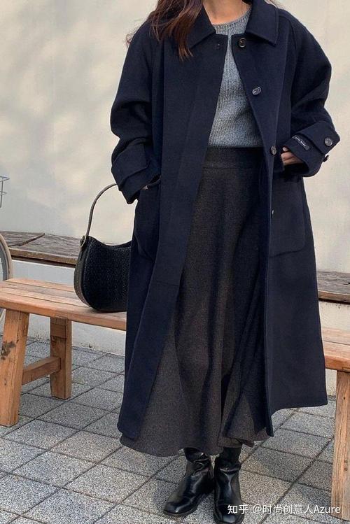 冬天黑色包裙怎么搭配