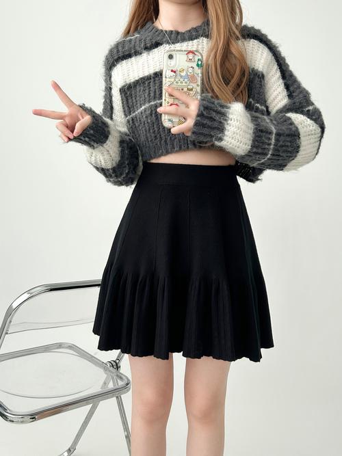 冬天黑色包裙怎么搭配