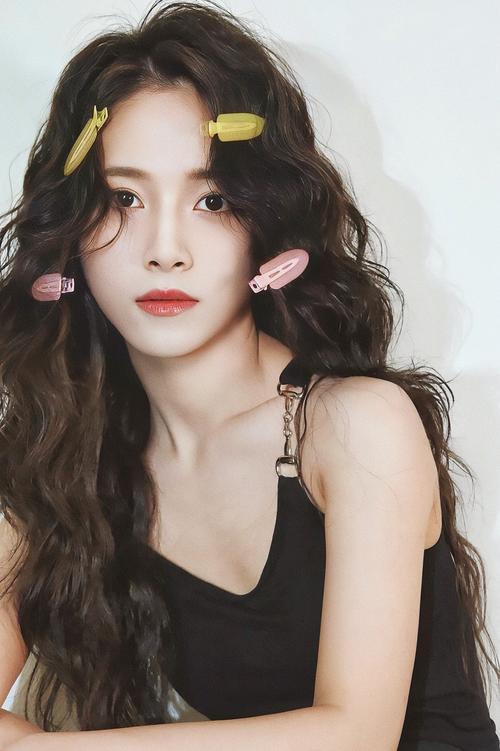 脸大留什么发型好看