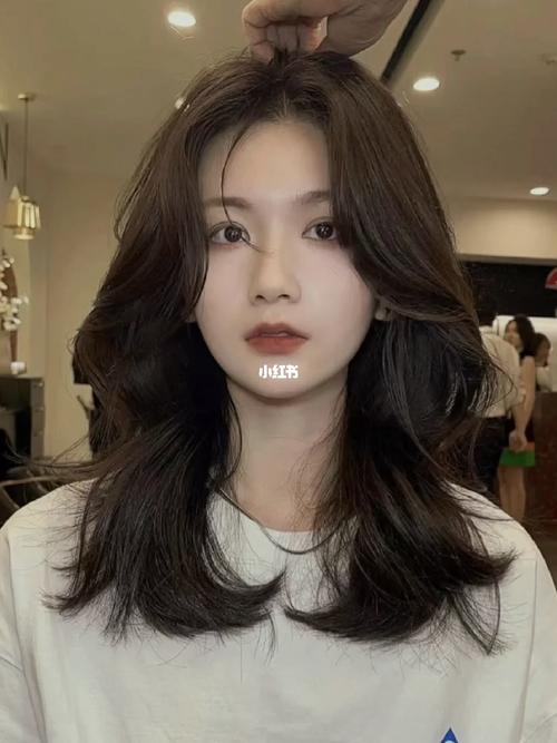 脸大留什么发型好看