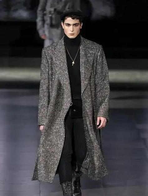 男人穿格子风衣怎么搭配