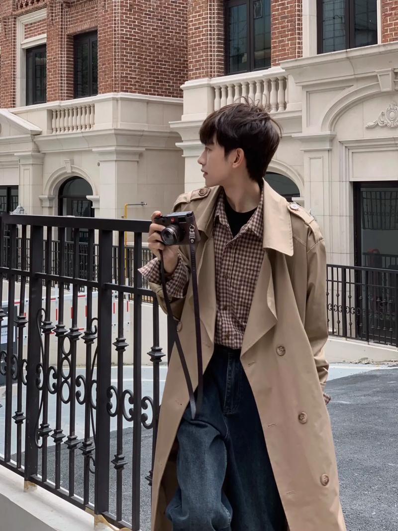 男人穿格子风衣怎么搭配