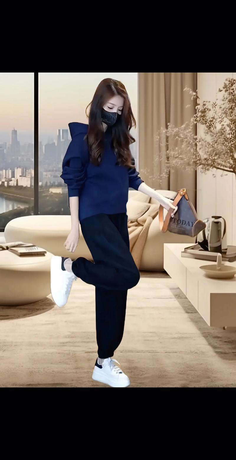 戴帽卫衣怎么搭配