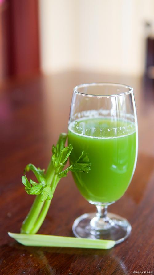 芹菜和什么榨汁减肥效果快